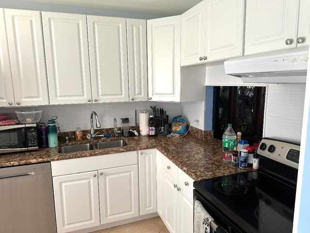 234 Lake Meryl Drive, West Palm Beach, FL 33411