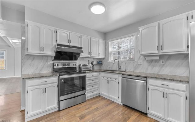 3332 King Richard CT, Virginia Beach, VA 23452