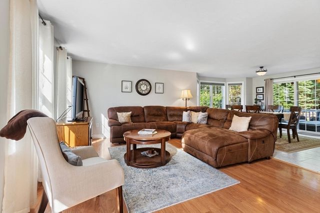 104 Ridgewood Dr, Taunton, MA 02780