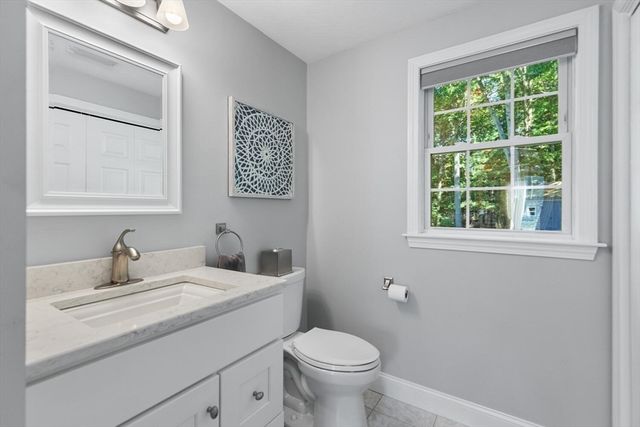 104 Ridgewood Dr, Taunton, MA 02780