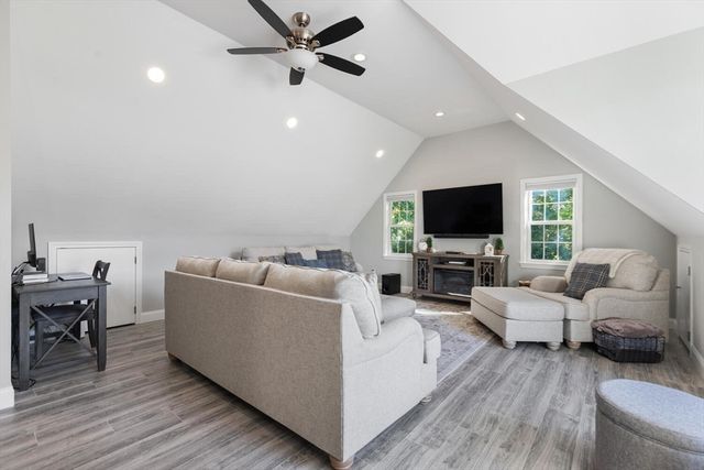 104 Ridgewood Dr, Taunton, MA 02780
