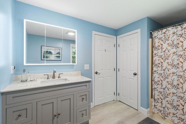 104 Ridgewood Dr, Taunton, MA 02780