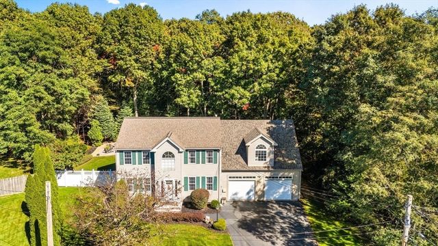 104 Ridgewood Dr, Taunton, MA 02780