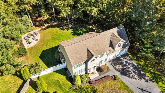 104 Ridgewood Dr, Taunton, MA 02780