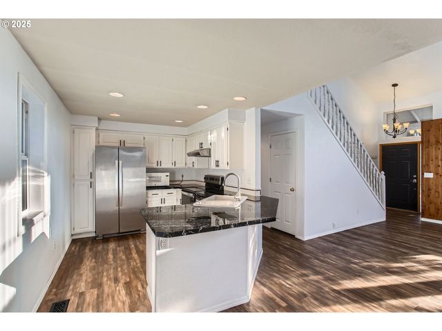 23224 Sw ORCHARD HEIGHTS Pl, Sherwood, OR 97140