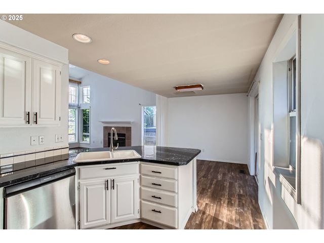 23224 Sw ORCHARD HEIGHTS Pl, Sherwood, OR 97140