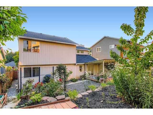23224 Sw ORCHARD HEIGHTS Pl, Sherwood, OR 97140