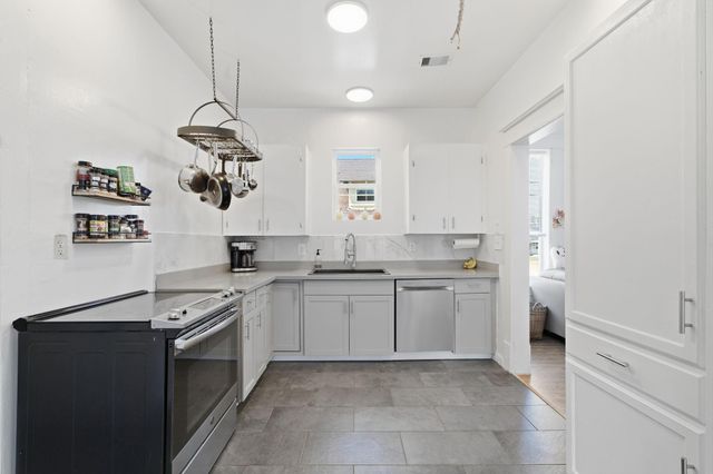 1613 39th Street, Galveston, TX 77550