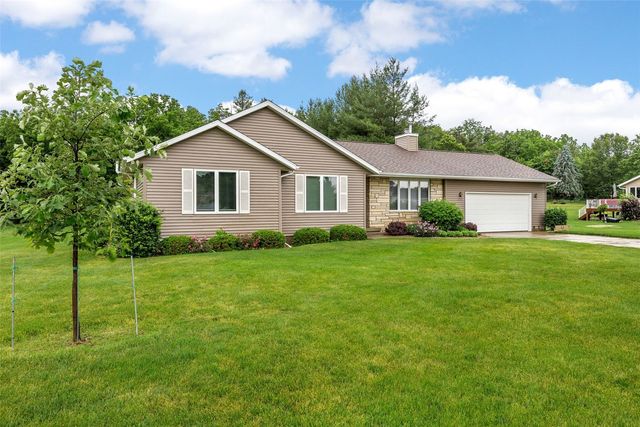 9189 Deer Ridge DR, Cedar Rapids, IA 52411