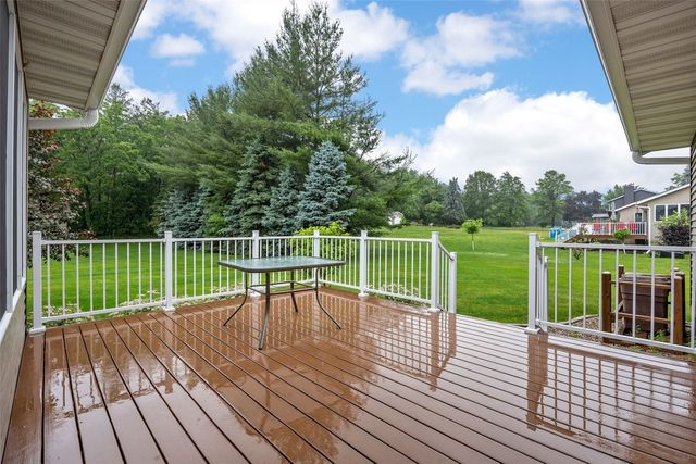 9189 Deer Ridge DR, Cedar Rapids, IA 52411