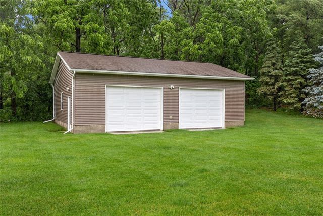 9189 Deer Ridge DR, Cedar Rapids, IA 52411