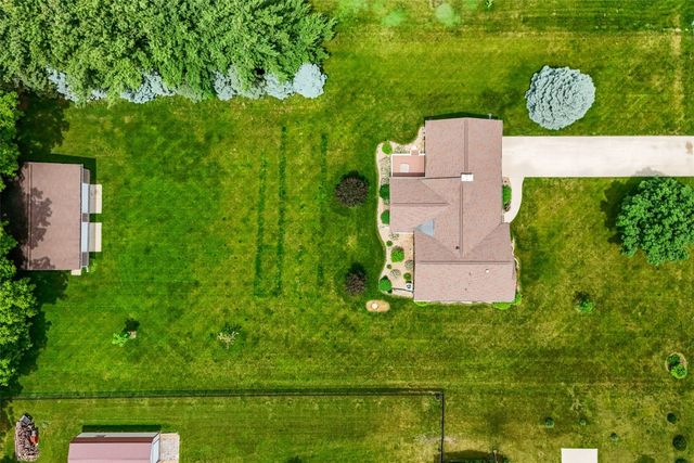 9189 Deer Ridge DR, Cedar Rapids, IA 52411