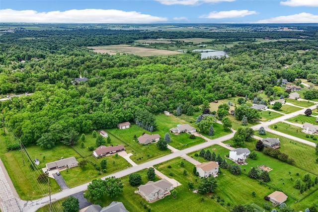 9189 Deer Ridge DR, Cedar Rapids, IA 52411