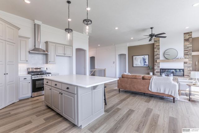 5405 N 190Th Street, Elkhorn, NE 68022