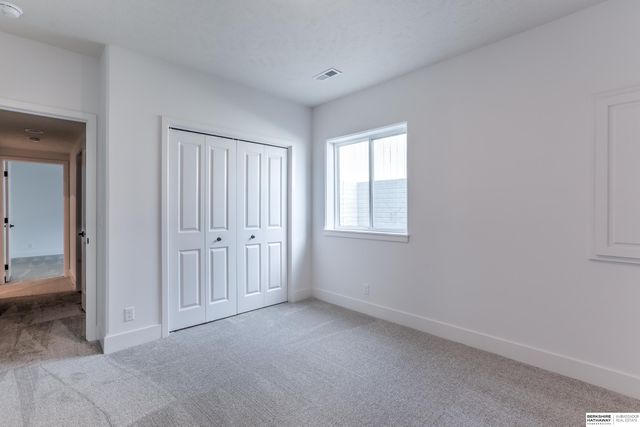 5405 N 190Th Street, Elkhorn, NE 68022