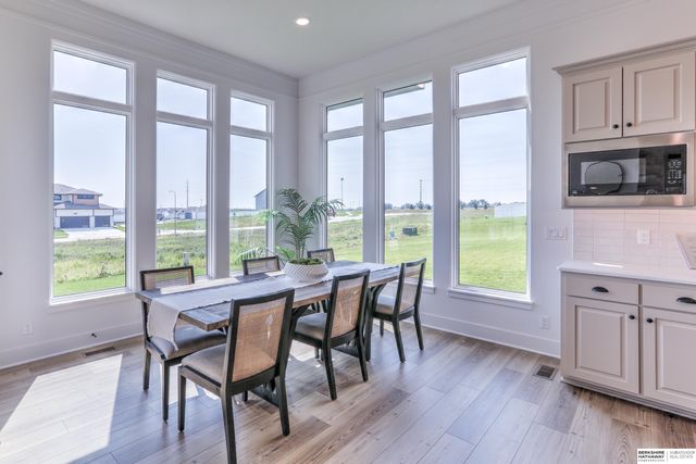 5405 N 190Th Street, Elkhorn, NE 68022