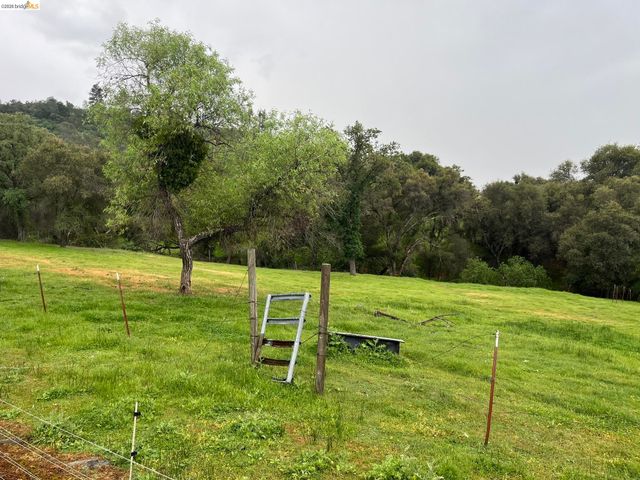 19644 Rawhide Rd, Sonora, CA 95370