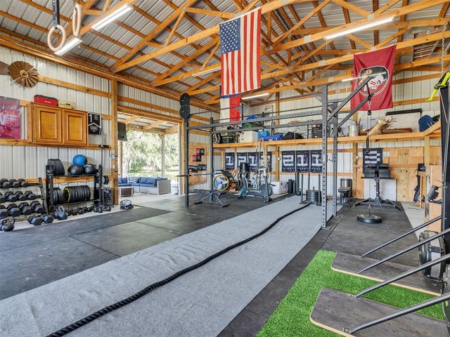 155 Horse Shoe Trail, Angleton, TX 77515