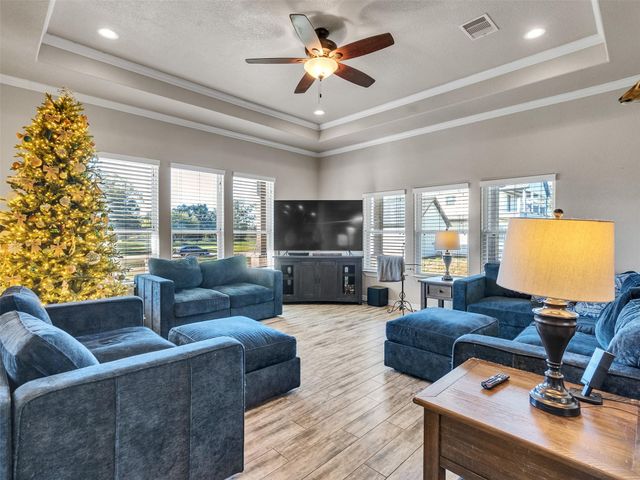 155 Horse Shoe Trail, Angleton, TX 77515