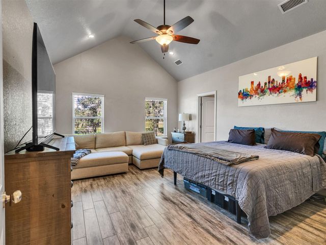 155 Horse Shoe Trail, Angleton, TX 77515