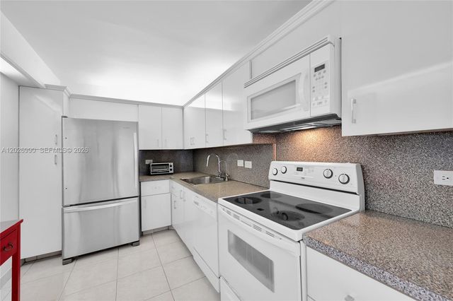 20515 E Country Club Drive 2146, Aventura, FL 33180