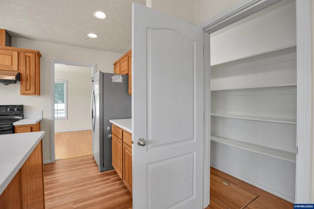 4920 Countryside Dr NE, Salem, OR 97305