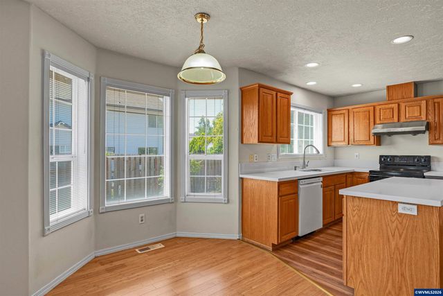 4920 Countryside Dr NE, Salem, OR 97305