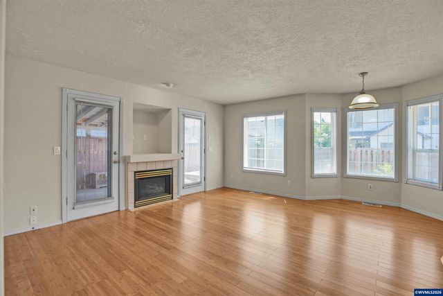 4920 Countryside Dr NE, Salem, OR 97305