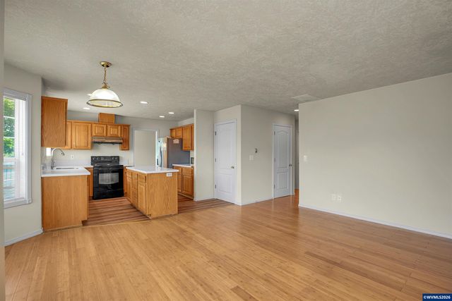 4920 Countryside Dr NE, Salem, OR 97305