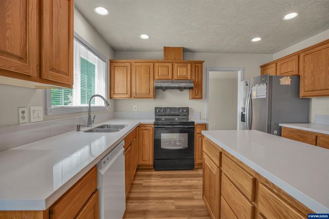 4920 Countryside Dr NE, Salem, OR 97305