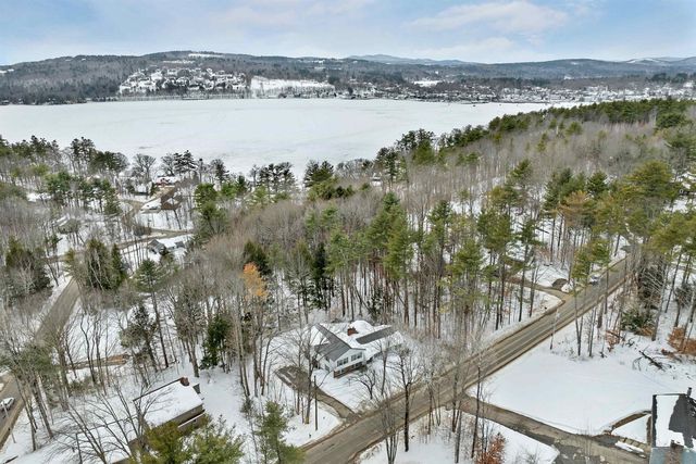 53 Oak Knoll Road, Meredith, NH 03253