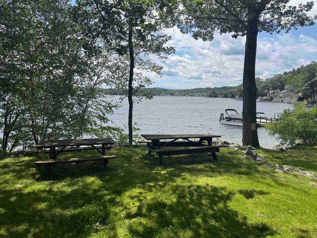 53 Oak Knoll Road, Meredith, NH 03253