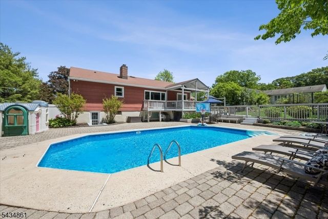 68 Voorhees Corner Rd, Raritan Twp., NJ 08822