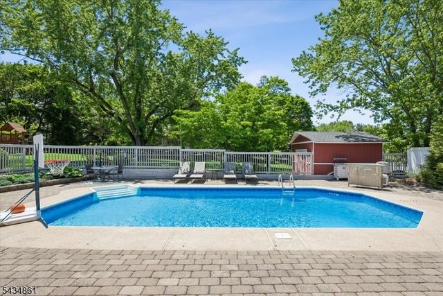 68 Voorhees Corner Rd, Raritan Twp., NJ 08822