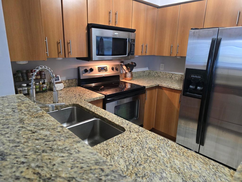 1215 Crystal Way O, Delray Beach, FL 33444