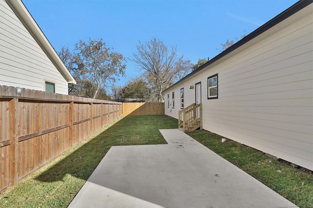 3916 Falls St Street, Houston, TX 77026