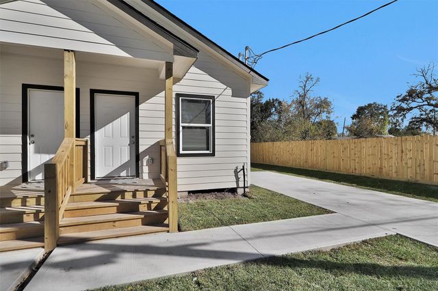 3916 Falls St Street, Houston, TX 77026