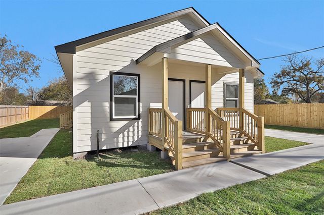 3916 Falls St Street, Houston, TX 77026