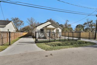3916 Falls St Street, Houston, TX 77026