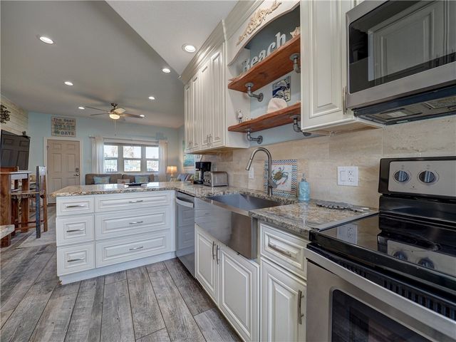 700 Island Retreat 33, Port Aransas, TX 78373