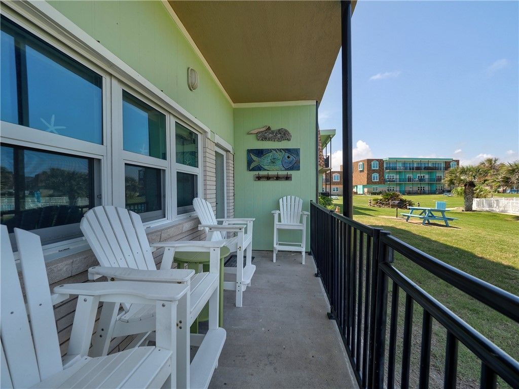 700 Island Retreat 33, Port Aransas, TX 78373