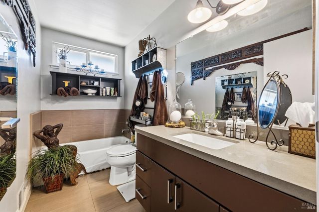 7409 Oakmont Dr, Santa Rosa, CA 95409