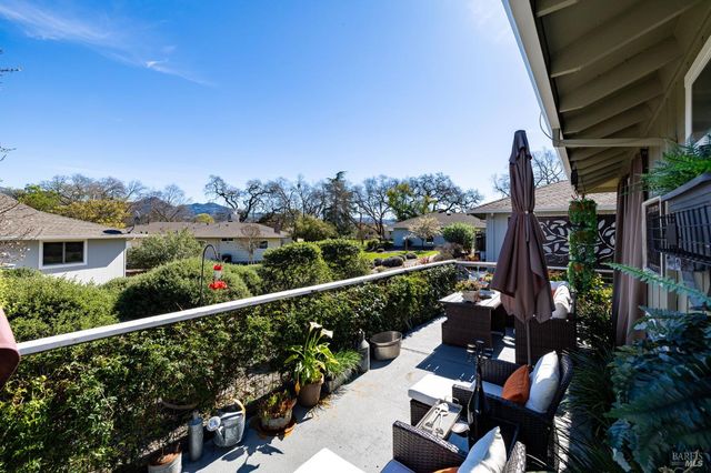 7409 Oakmont Dr, Santa Rosa, CA 95409