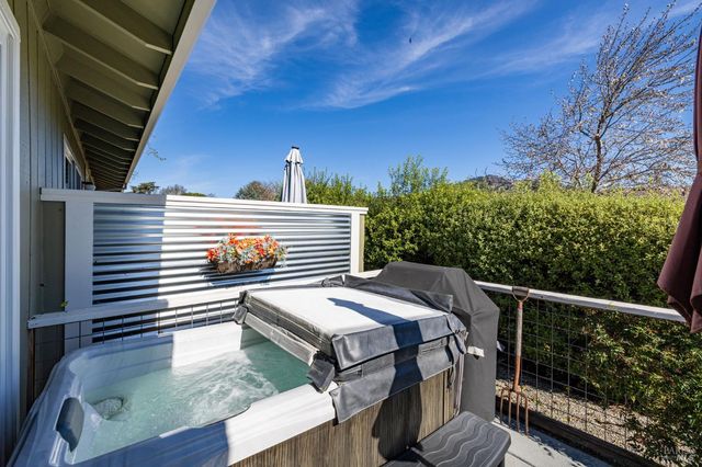 7409 Oakmont Dr, Santa Rosa, CA 95409