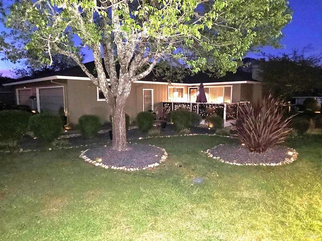 7409 Oakmont Dr, Santa Rosa, CA 95409