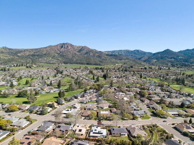 7409 Oakmont Dr, Santa Rosa, CA 95409