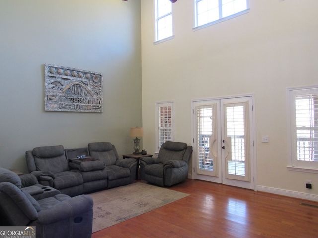 240 W Miles Road, Carrollton, GA 30116