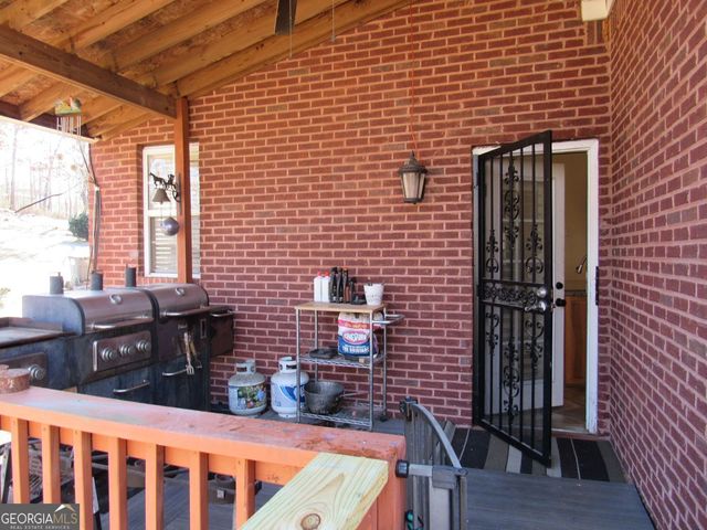 240 W Miles Road, Carrollton, GA 30116