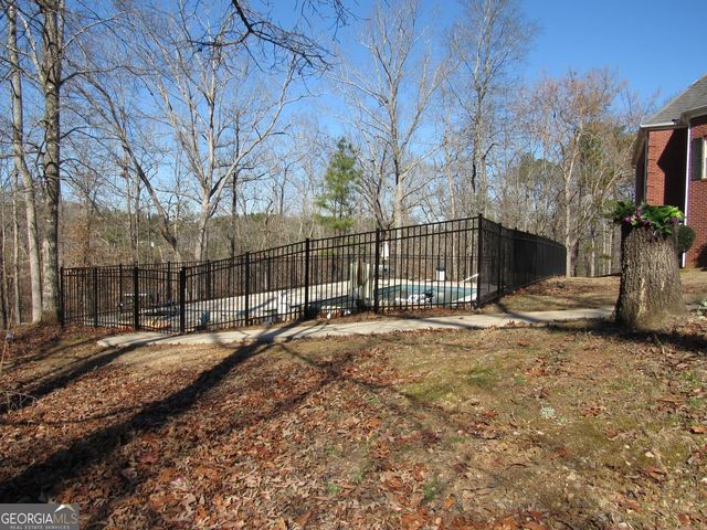 240 W Miles Road, Carrollton, GA 30116