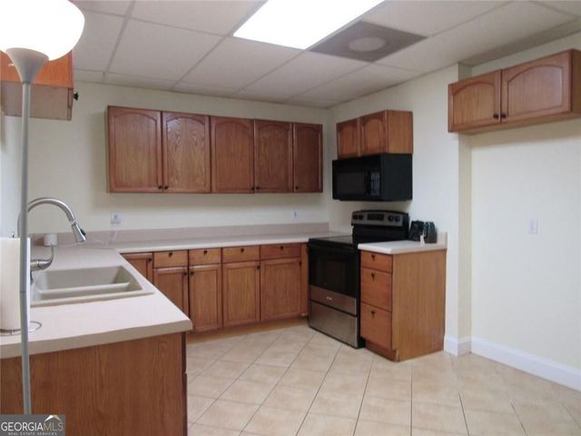 240 W Miles Road, Carrollton, GA 30116